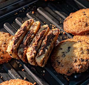 Nutella-Stuffed Chocolate Chip Cookies